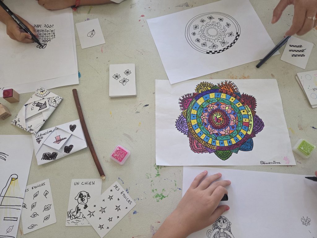 Atelier dessin sans complexe et zenart au camping Arnaoutchot