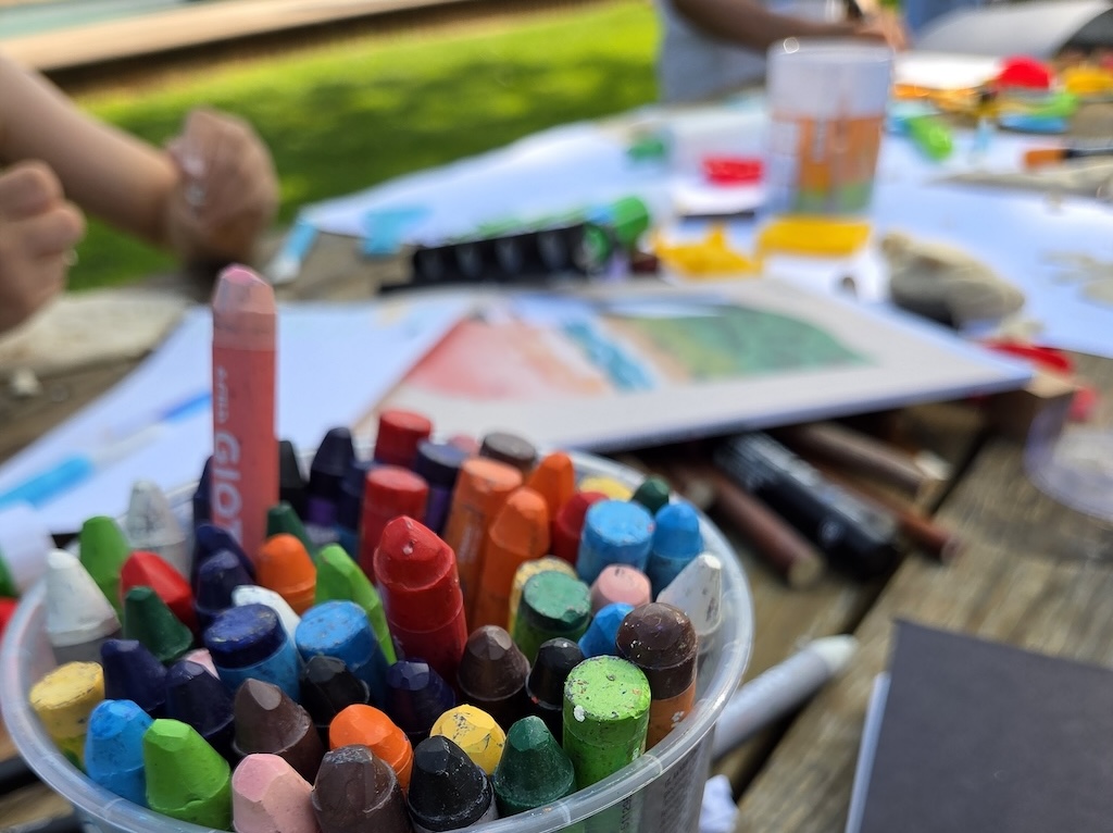 Ateliers pour enfants à domicile ou sur votre lieu de vacances : jeu créatif